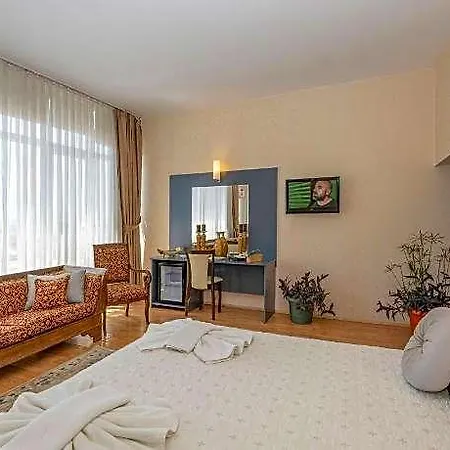 Grand Ons Hotell 3*